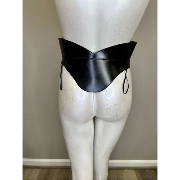NWT ALEXANDER MCQUEEN Glossed-leather waist belt Size IT36/US0 $2,190 main image 9